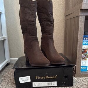 BRAND NEW - Pierre Dumas Women's Dark Brown Heeled Boots